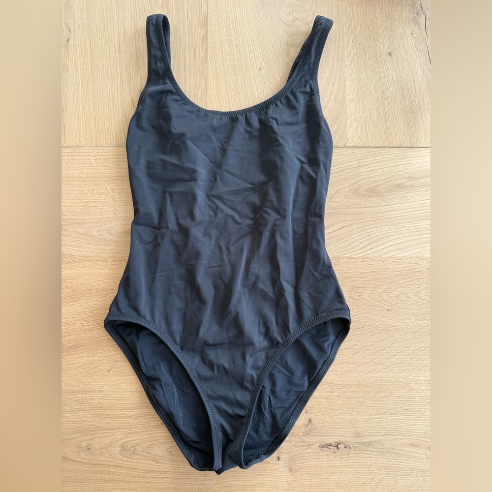 SOLID & STRIPED Elegant Black One-Piece Swimsuit
